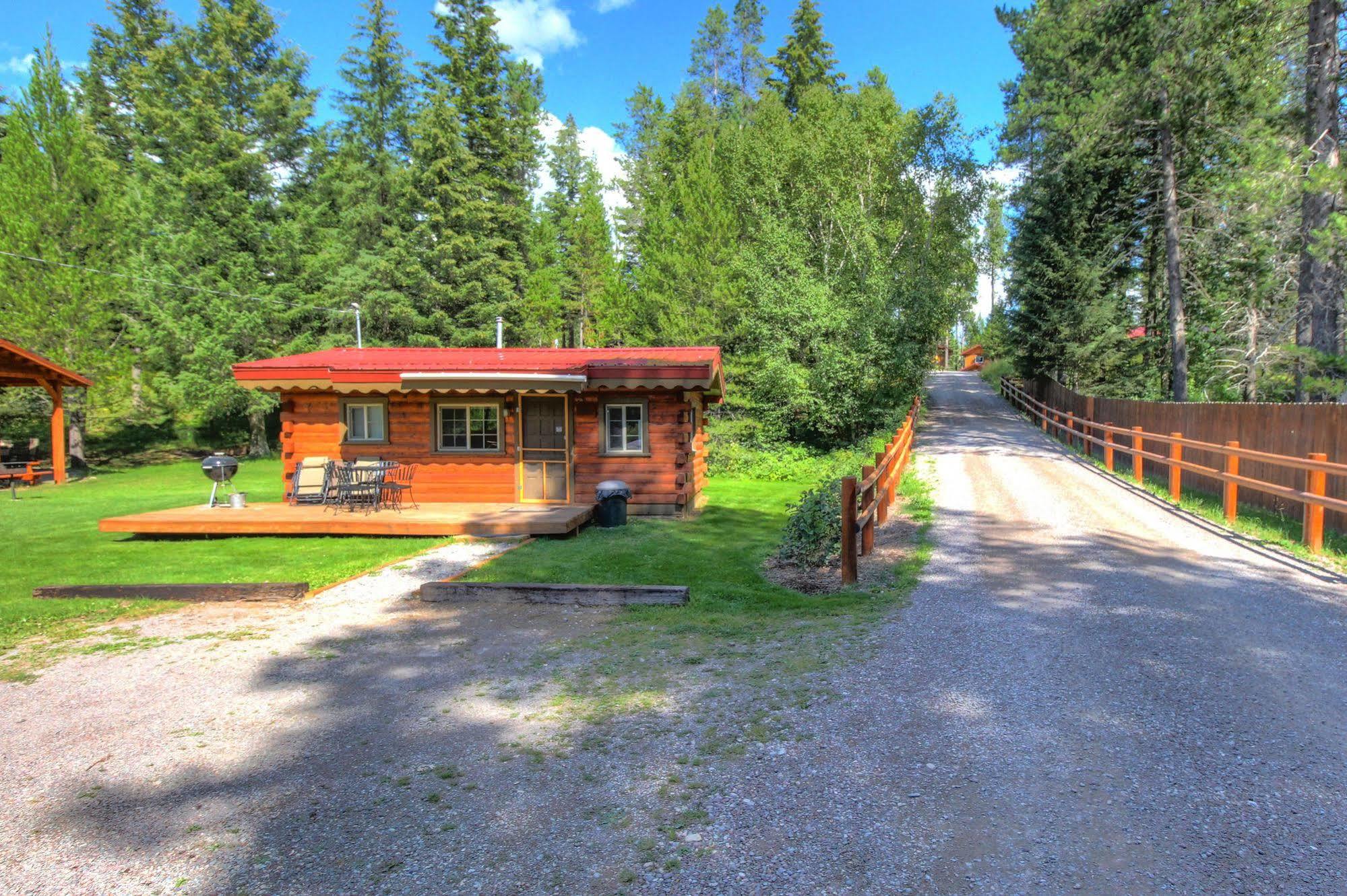 Historic Tamarack Lodge Hungry Horse Exterior photo